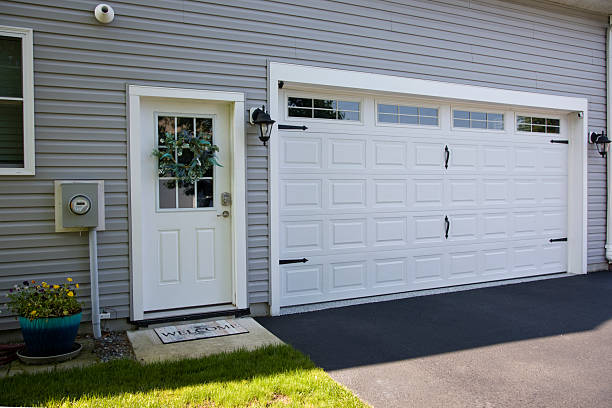 24/7 Emergency Garage Door Panel Replacement experts in Lee County County, NC